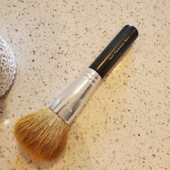 Bare Escentuals Full Flawless Face Brush Makeup Powder Cosmetic Foundation Brush - Picture 3 of 3
